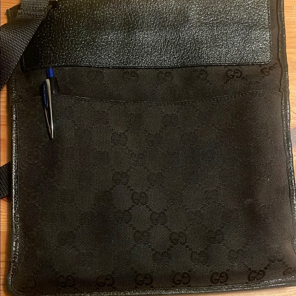 Gucci Black Men's Crossbody Bag 10” long 9”wide